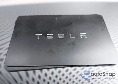 2026 Tesla Model Y Long Range Dual Motor All-Wheel Drive/Long Range Launch Series из США, поврежденный, VIN 7SAYGDEE9TF332392